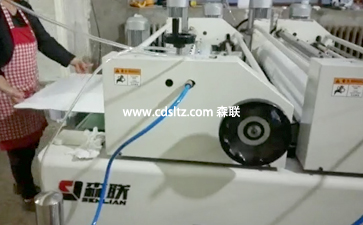 玻璃滾涂機(jī)自動(dòng)涂裝線.jpg 玻璃滾涂機(jī)自動(dòng)涂裝線.jpg